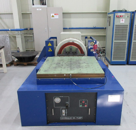 Medium vibration test machine-II